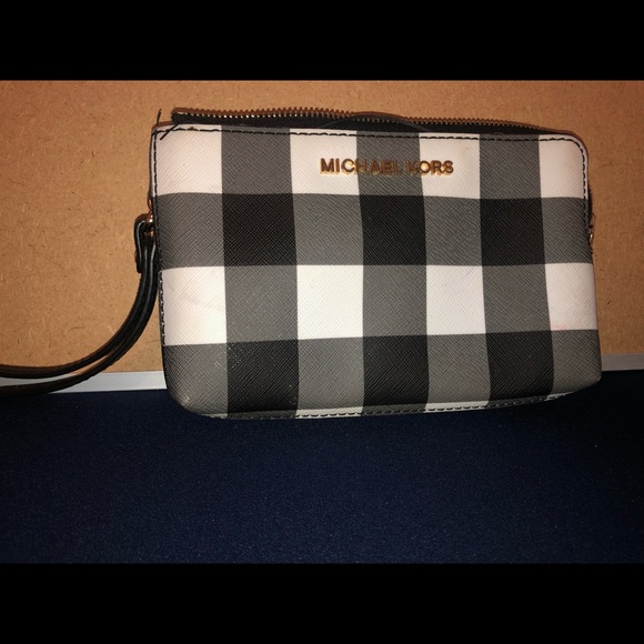 Michael Kors Handbags - Michael Kors Plaid clutch/wallet